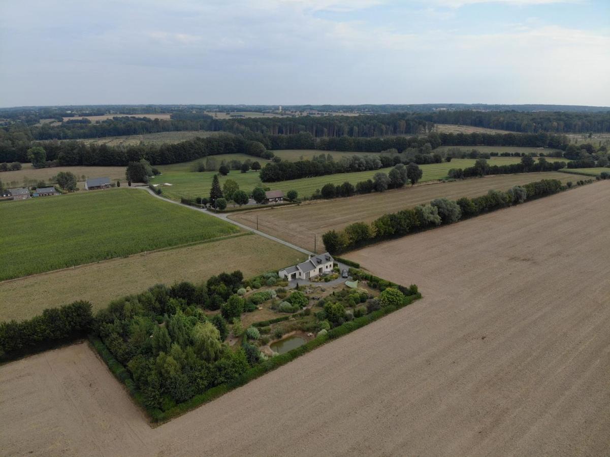 Gîte La Grenouillère Esqueheries Esterno foto